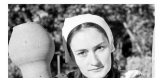 PRVA BRAČNA NOĆ JE BILA JEZIVA ZBOG GNUSNOG OBIČAJA I KRVI NA ČARŠAVU: Muž je legao na mene, a svekrva zakukala naglas