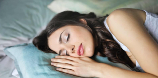ZAŠTO SE JAVLJA ISPREKIDANI SAN I KAKO DA BRZO PONOVO ZASPITE: Doktor otkriva šta nikako ne smijete da uradite ako se probudite usred noći