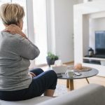 Ako vam zvoni u ušima i pucketaju vam kosti evo šta vam telo poručuje: Otkrioveno kada treba da odete doktoru