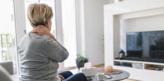 Ako vam zvoni u ušima i pucketaju vam kosti evo šta vam telo poručuje: Otkrioveno kada treba da odete doktoru