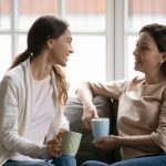 Moja ćerka vara muža i ja joj u tome pomažem: Razlog zašto mama pomaže je mnogima razumljiv