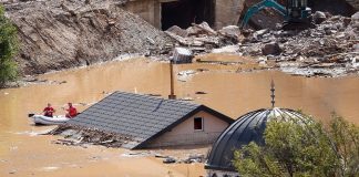 Apokalipticni prizori, katastrofalne poplave odnijele najmanje 18 zivota u BiH ( FOTO)