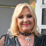 Svi u šoku! Ovako zaista izgleda Snežana Đurišić: Isključio joj se filter dok se snimala, pa slučajno pokazala prirodno izdanje, prava starica (Foto)