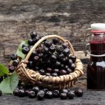 Kako Napraviti Sirup od Aronije i Zašto Ga Trebate Piti