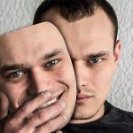 Kako Prepoznati Osobu koja Vam Želi Nauditi: Ključni Signali i Upozorenja