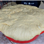 Konačno znam šta da DODAM tijestu da bude savršeno mekano i pahuljasto: Od toga pečem lepinje, kolače, vijuge i praznične kolače – sve od jednog tijesta!