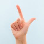 Da li možete spojiti palac i kažiprst pod uglom od 90 stepeni? Evo šta to govori o vama