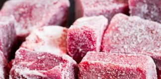 Brzo Odmrzavanje Meso: Trik koji Olakšava Vaše Kulinarstvo