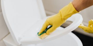 WC školjku perem samo jednom mjesečno i savršeno je čist, mirišljav i bez žutih mrlja: NIŠTA DRUGO NE RADI TAKO DUGO!