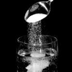 Čišćenje Debelog Crijeva Slanom Vodom: Prirodna Metoda za Eliminaciju Toksina