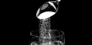 Čišćenje Debelog Crijeva Slanom Vodom: Prirodna Metoda za Eliminaciju Toksina