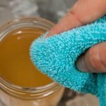 ZABORAVITE NA BRADAVICE I MLADEŽE JEDNOM ZA SVAGDA: Najjeftiniji i najefikasniji lijek koji svako ima u špajzu!