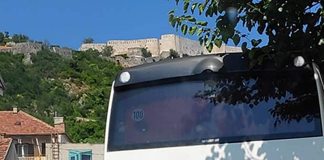 Lastin autobus iz Beograda se pokvario u KNINU! Evo šta je potom uradilo lokalno stanovništvo! (FOTO)