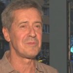 Enes Begović naišao na veliku osudu, uhvaćen sa djevojkom p0k0jnog sina, pa odmah saopštio 0vu odluku – velika sramota Dok je Enes Begović kroz suze pjevao novu pjesmu, i publika je plakala - featured image