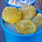 Pitali smo Slobu, profesionalnog kuvara kako je najbolje ukiseliti kupus: Uz ovaj savet trajaće do sledećeg leta bez skrame