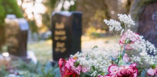 Evo kada na groblje ni slučajno ne smijete ići? Kažu da je ovo grijeh i uzrok nesreće Evo kada na groblje ni slučajno ne smijete ići? Kažu da je ovo grijeh i uzrok nesreće - featured image