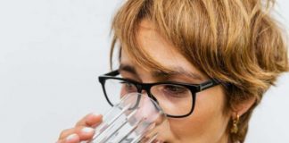 Zovu ga “četka” za crijeva: 1 kašičicu ovog praha razmutite u čaši vode i brzo olakšajte varenje Zovu ga “četka” za crijeva: 1 kašičicu ovog praha razmutite u čaši vode i brzo olakšajte varenje - featured image