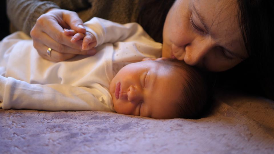 “Postavila sam kamere po celoj kući, a kad sam videla šta dadilja radi mom detetu zaprepastila sam se” - featured image “Postavila sam kamere po celoj kući, a kad sam videla šta dadilja radi mom detetu zaprepastila sam se” - featured image