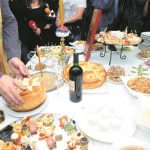 Počela je sezona slava, ispoštujte običaje: Na slavu se ne zove, već je kuća otvorena za svakoga, a ovo je prava suština Počela je sezona slava, ispoštujte običaje: Na slavu se ne zove, već je kuća otvorena za svakoga, a ovo je prava suština - featured image