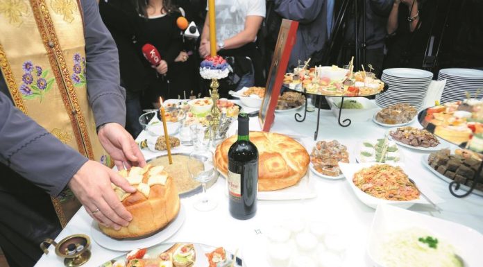 Počela je sezona slava, ispoštujte običaje: Na slavu se ne zove, već je kuća otvorena za svakoga, a ovo je prava suština Počela je sezona slava, ispoštujte običaje: Na slavu se ne zove, već je kuća otvorena za svakoga, a ovo je prava suština - featured image