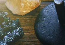 TELEFON ZVONI U KASNE SATE: Zbog poruke koja im stiže, ova tri znaka neće noćas spavati!